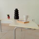 Vintage tripod coffee table in chrome and formica from the 1980s.