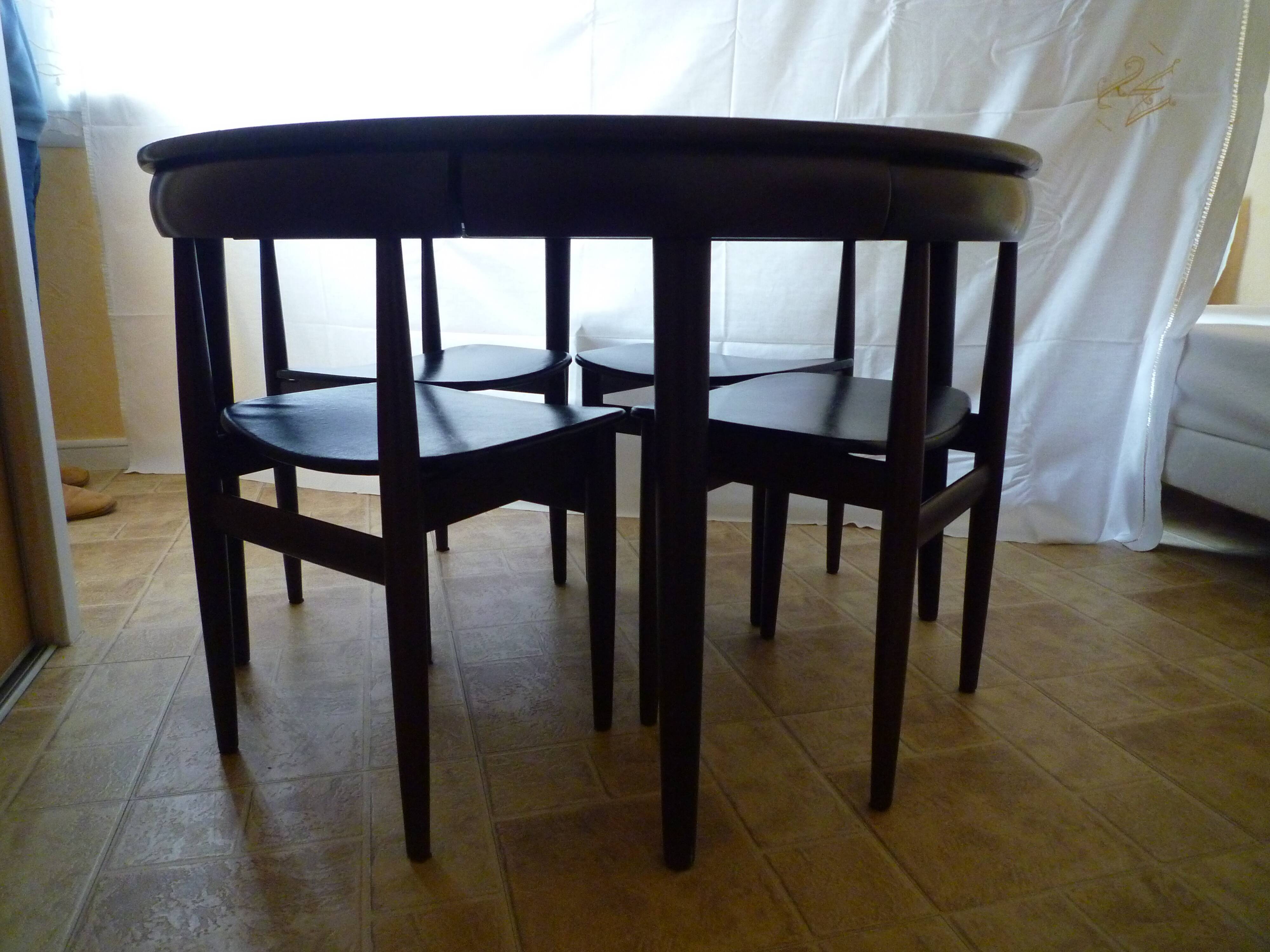 Dining Set " Roundette " table and chairs by Hans Olsen for Frem Rojle Denmark
