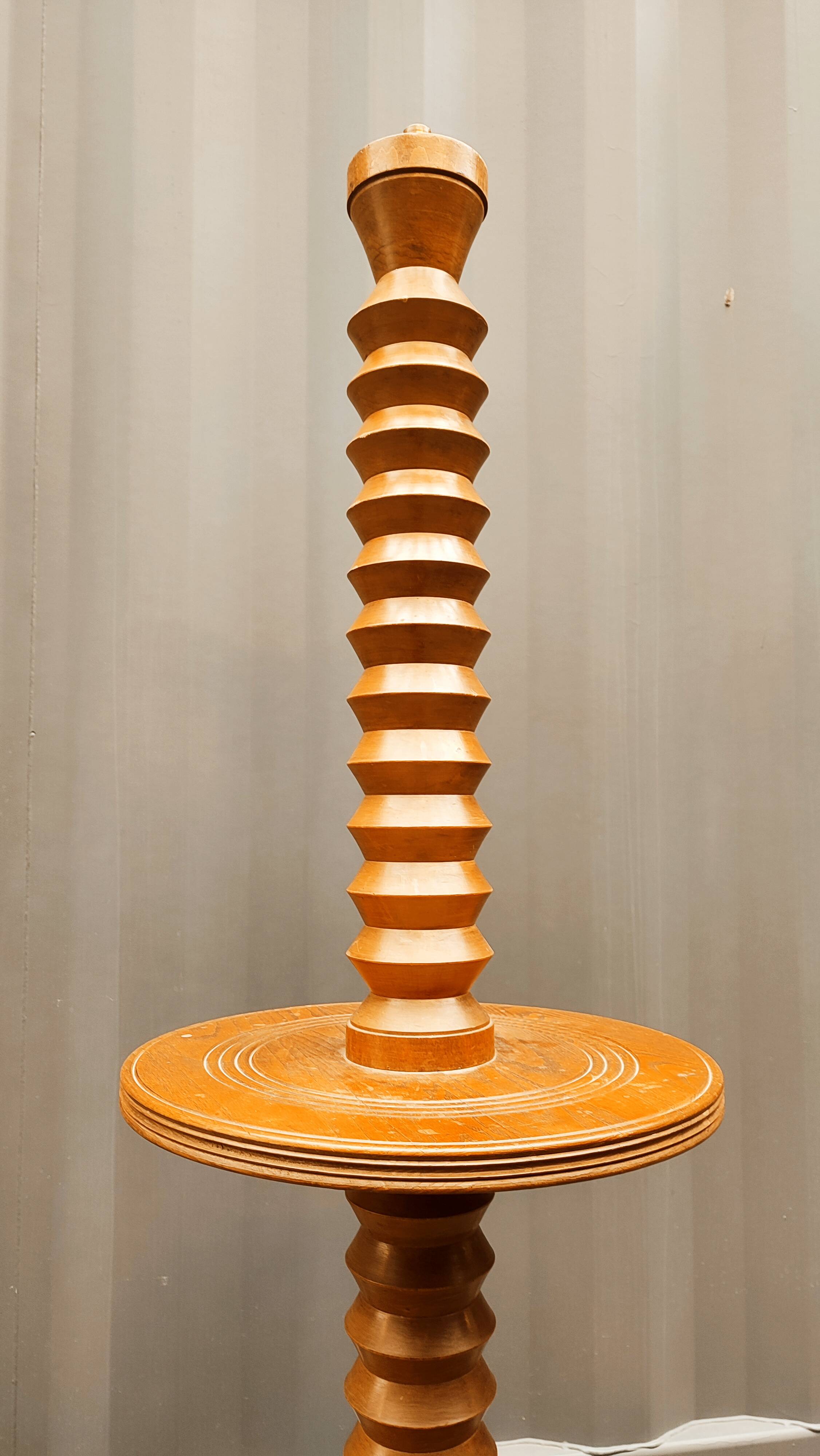 Lampadaire design style Dudouyt