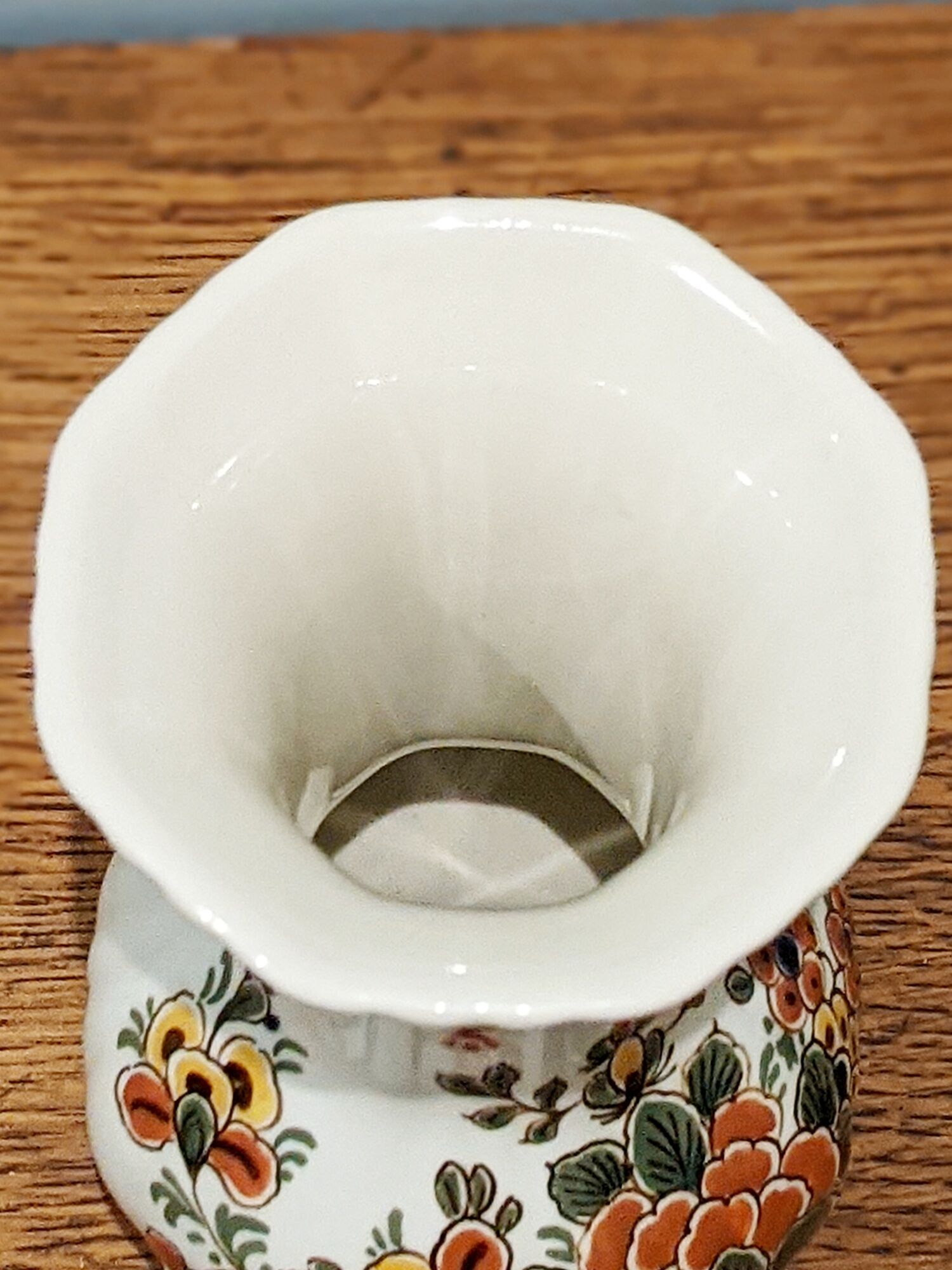 hand-painted polychrome porcelain vase from the Royal Delft Factory
