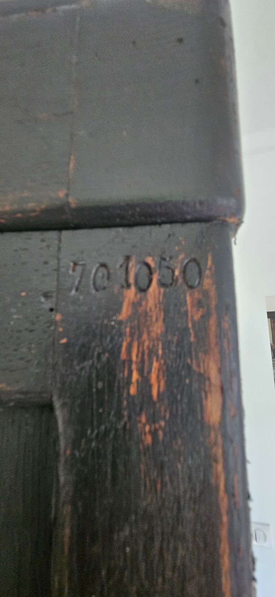 Ancienne Armoire parisienne d’école bois chêne noir