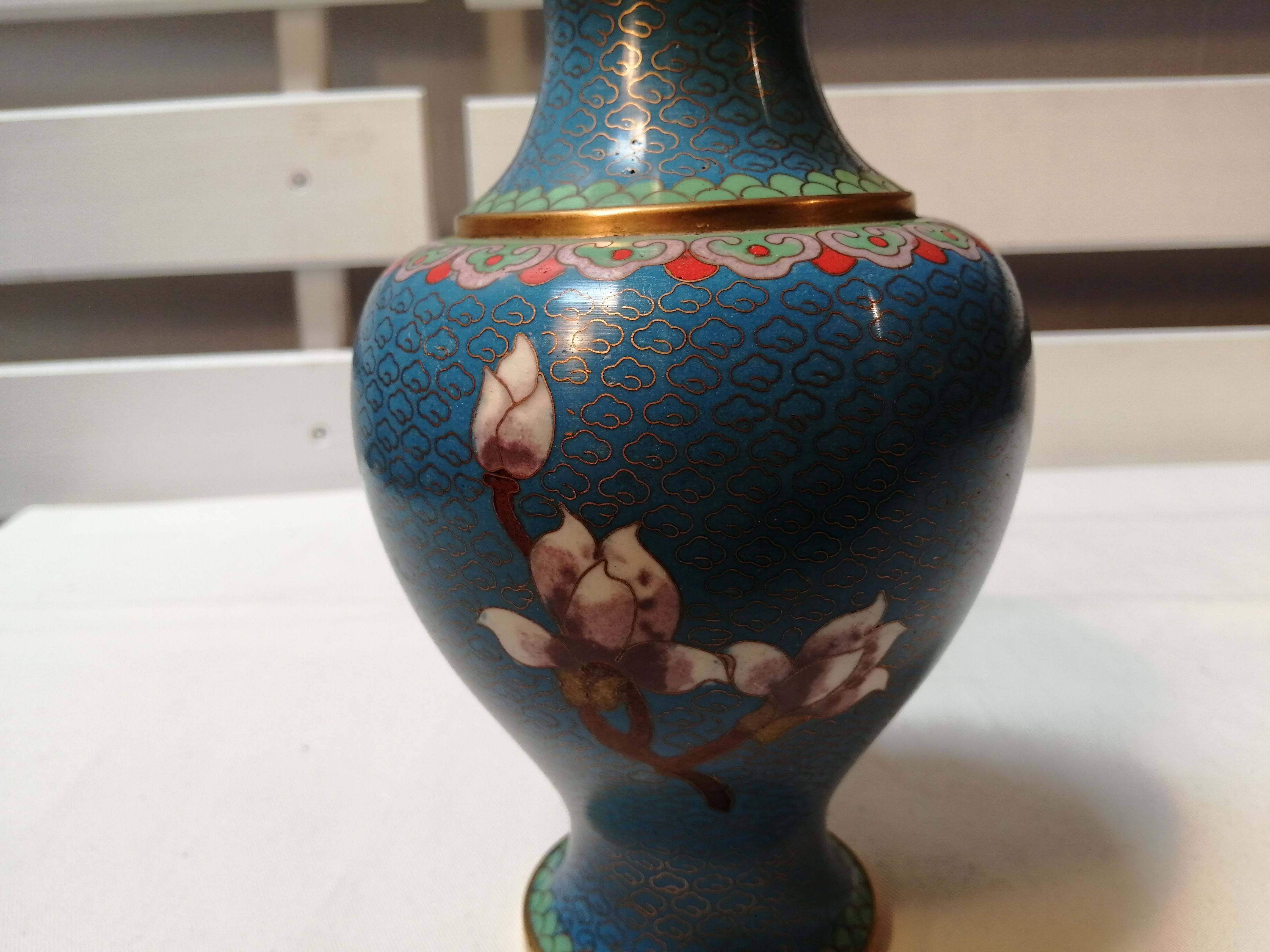 Vase cloisonné asiatique