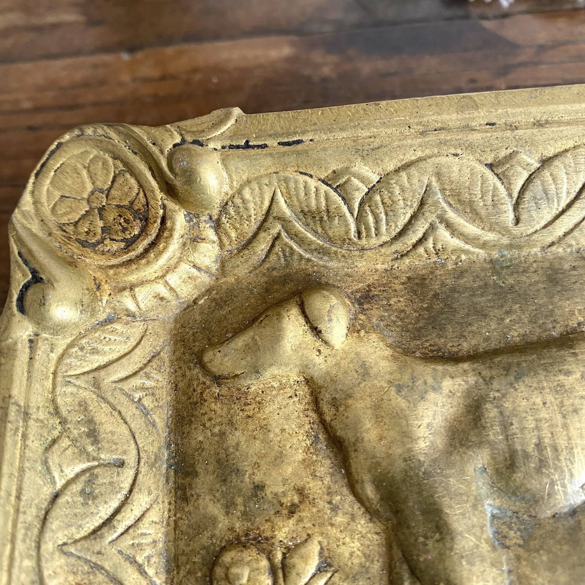 Cendrier, vide poche en laiton doré décor chien