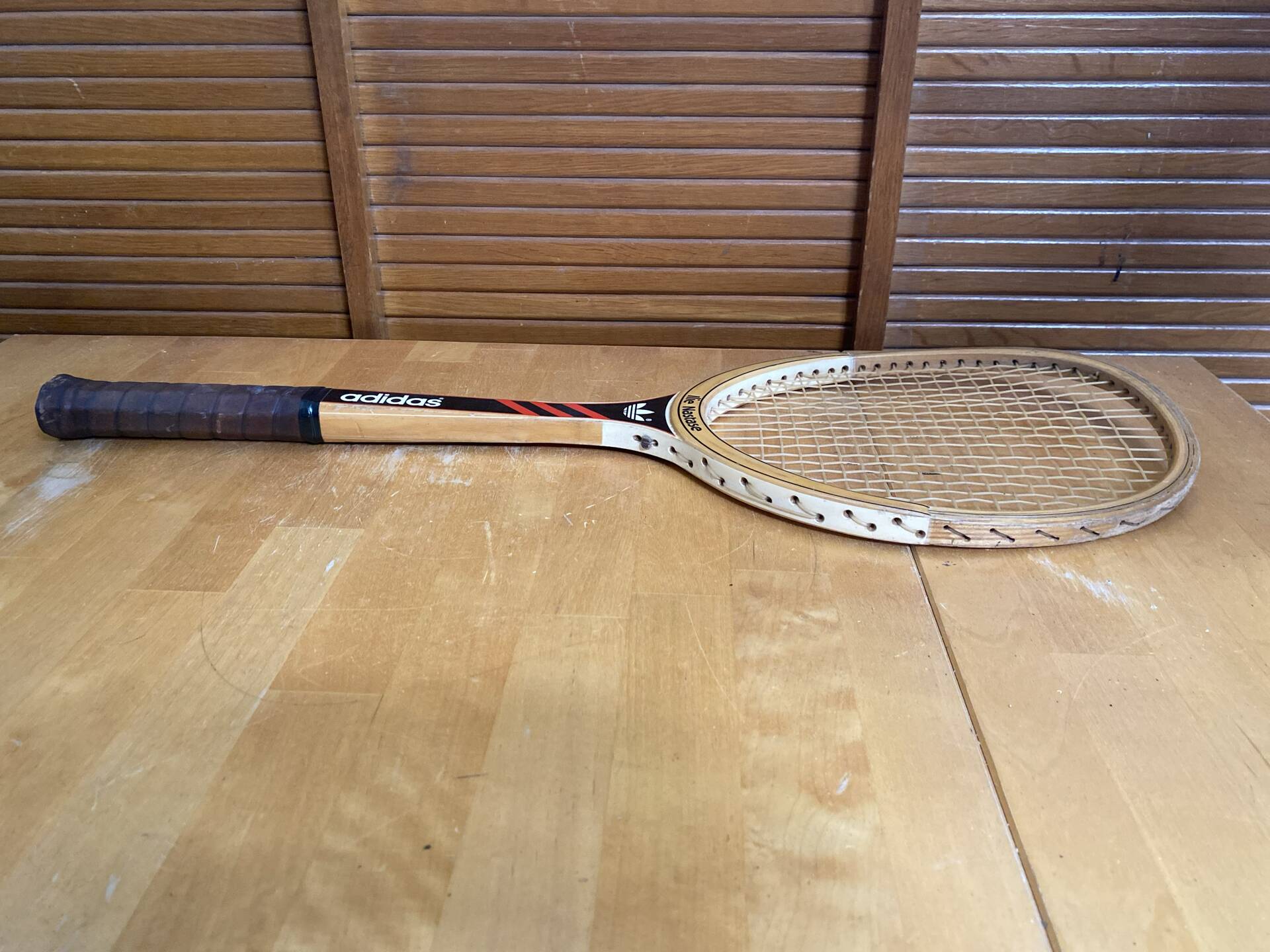 Vintage adidas tennis racket ilie năstase wood + case #e2