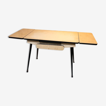 Formica table with extensions
