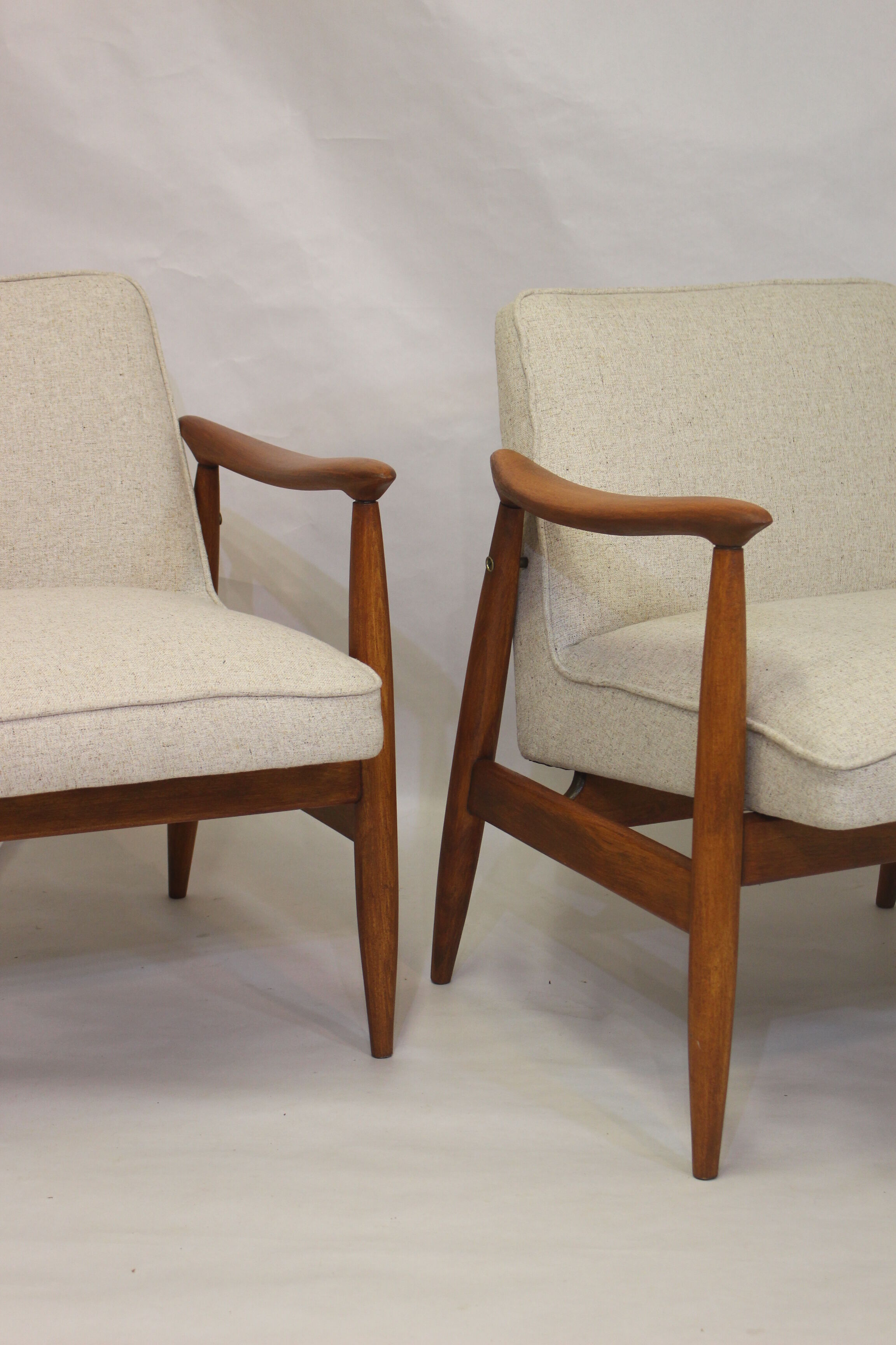 Pair of chairs GFM-87 Juliusz Kedziorek 1960.