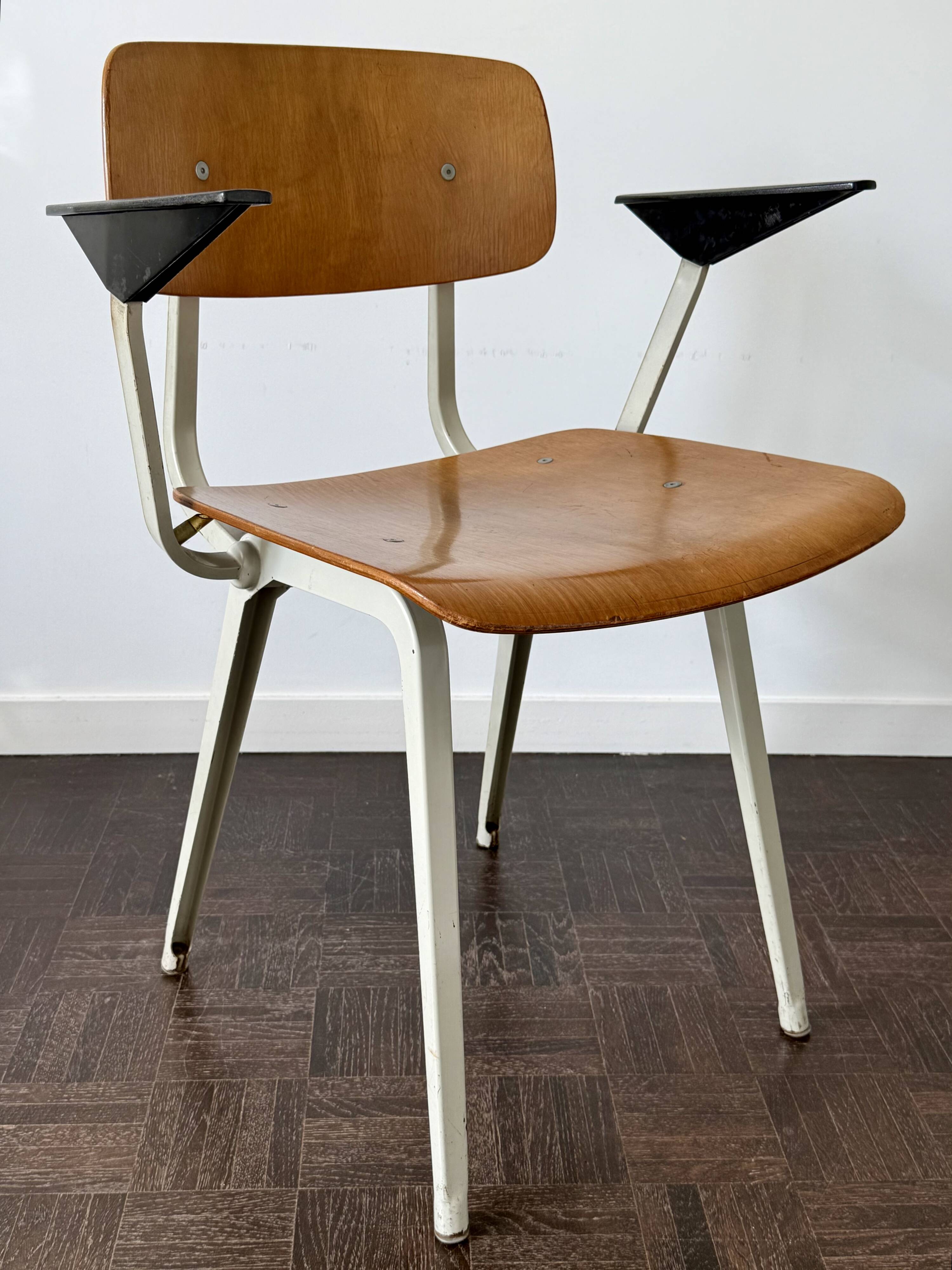 Vintage chair design Friso Kramer model Revolt with armrests