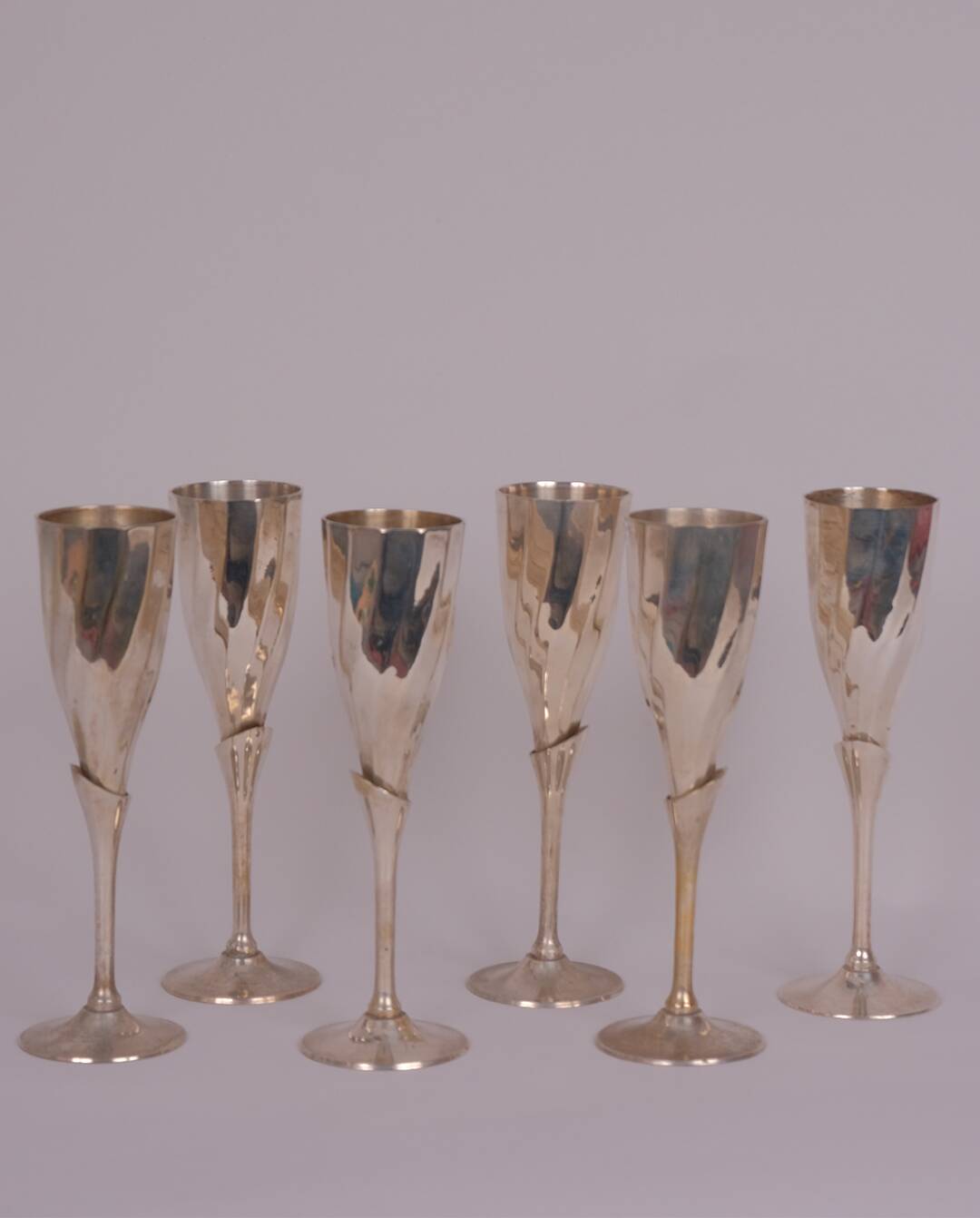 Silver-plated metal flutes x6