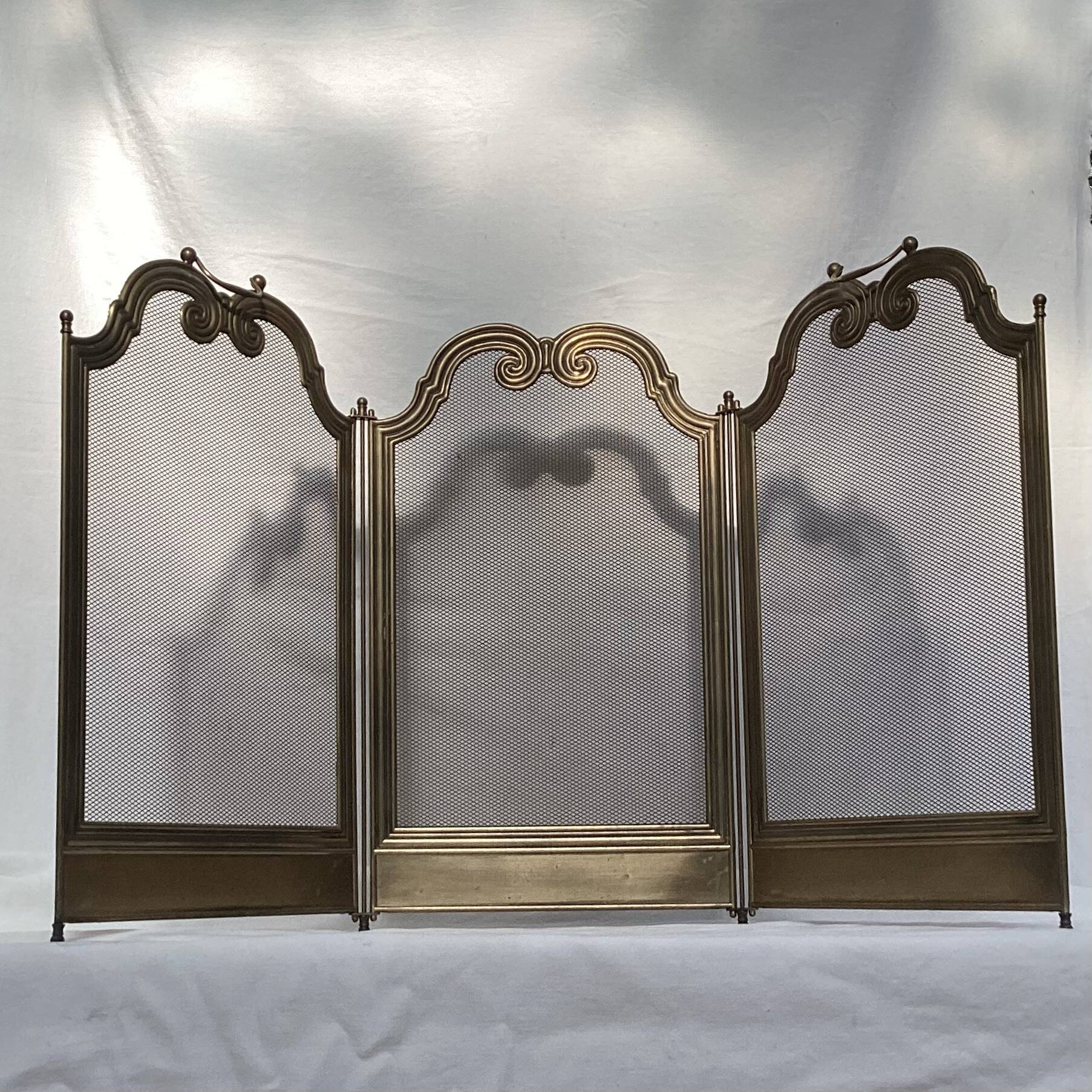 Vintage brass fireplace screen dimension: height -54cm- width -94cm-