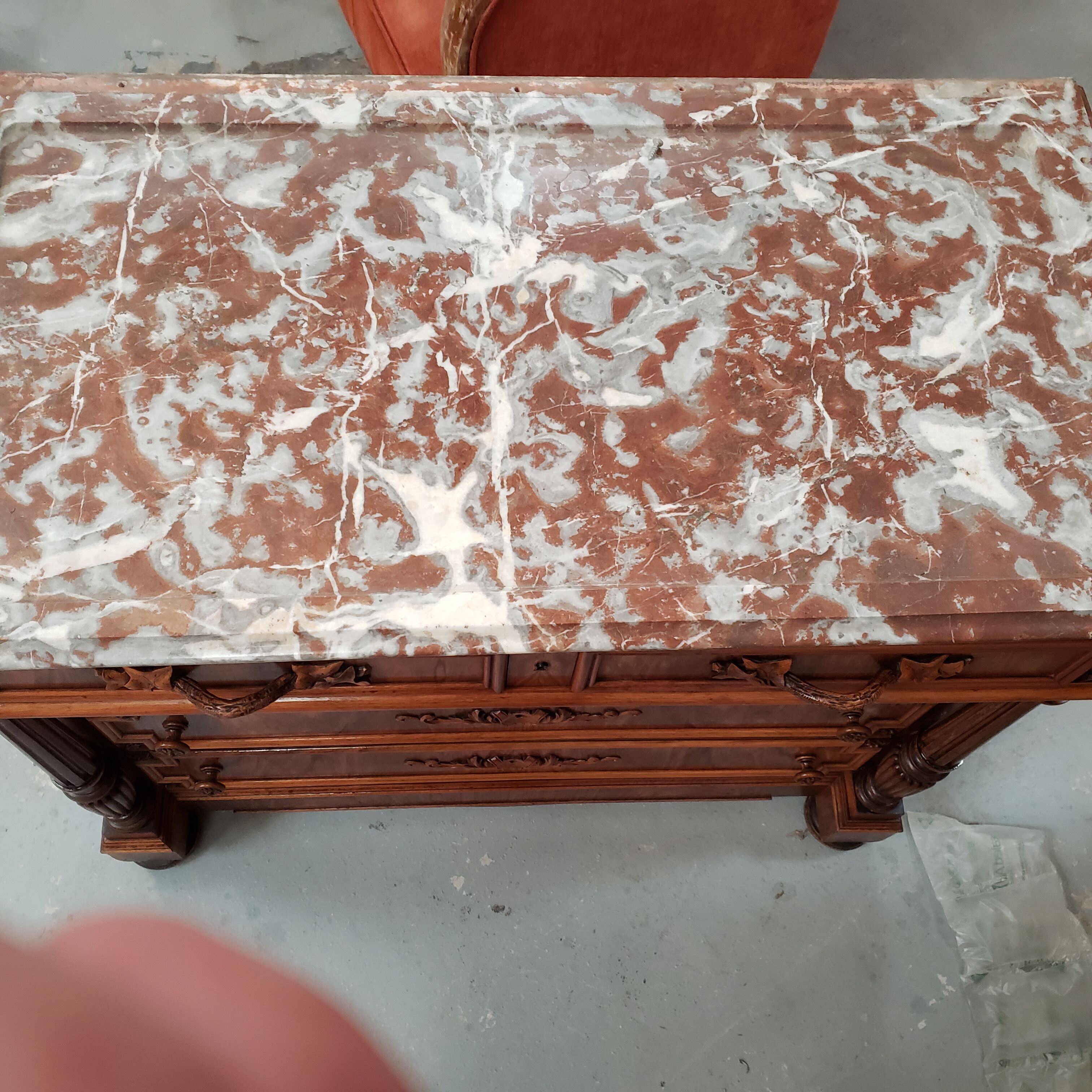 Antique chest of drawers carved in walnut XIX
