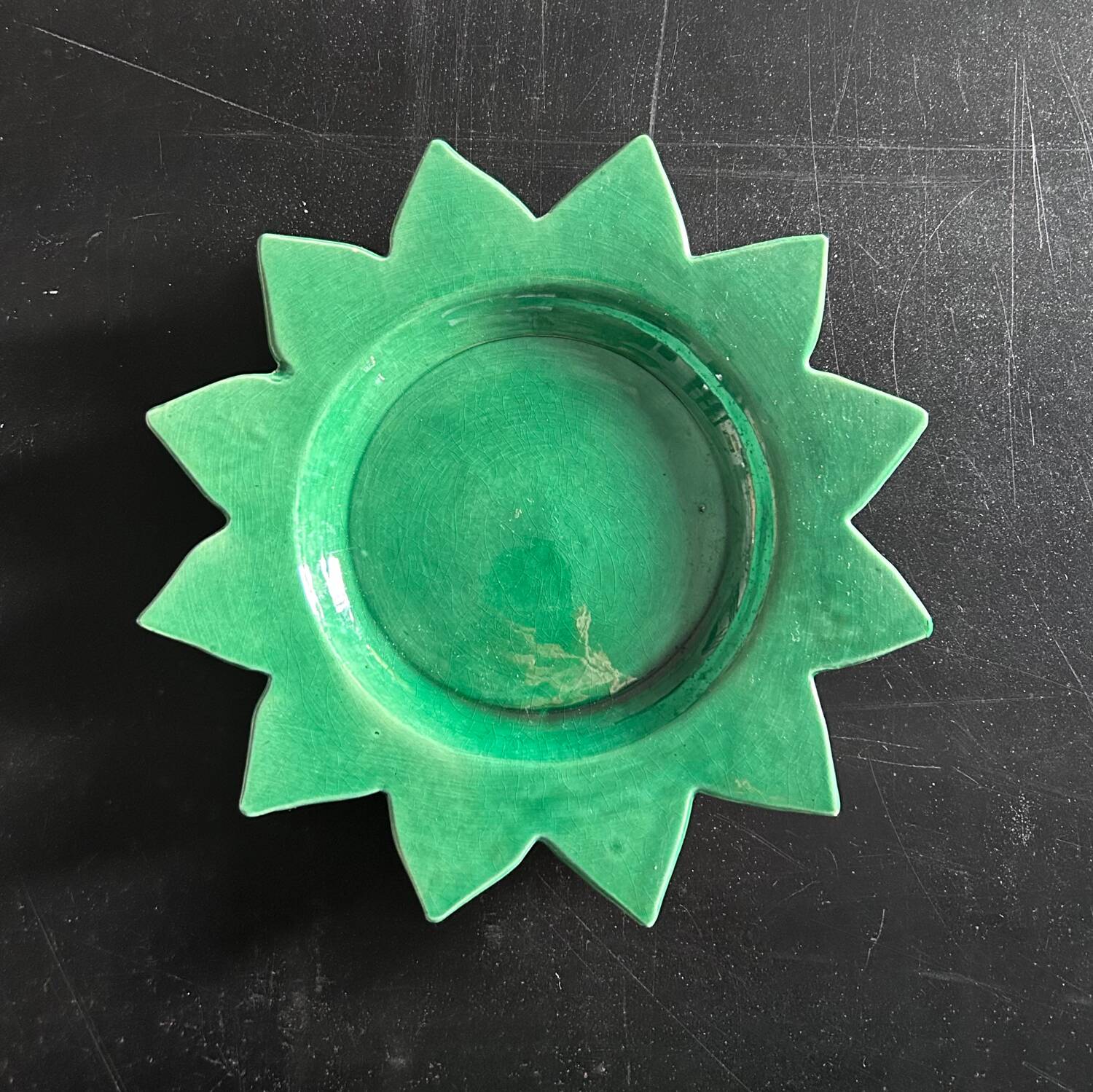 Garden green star dish