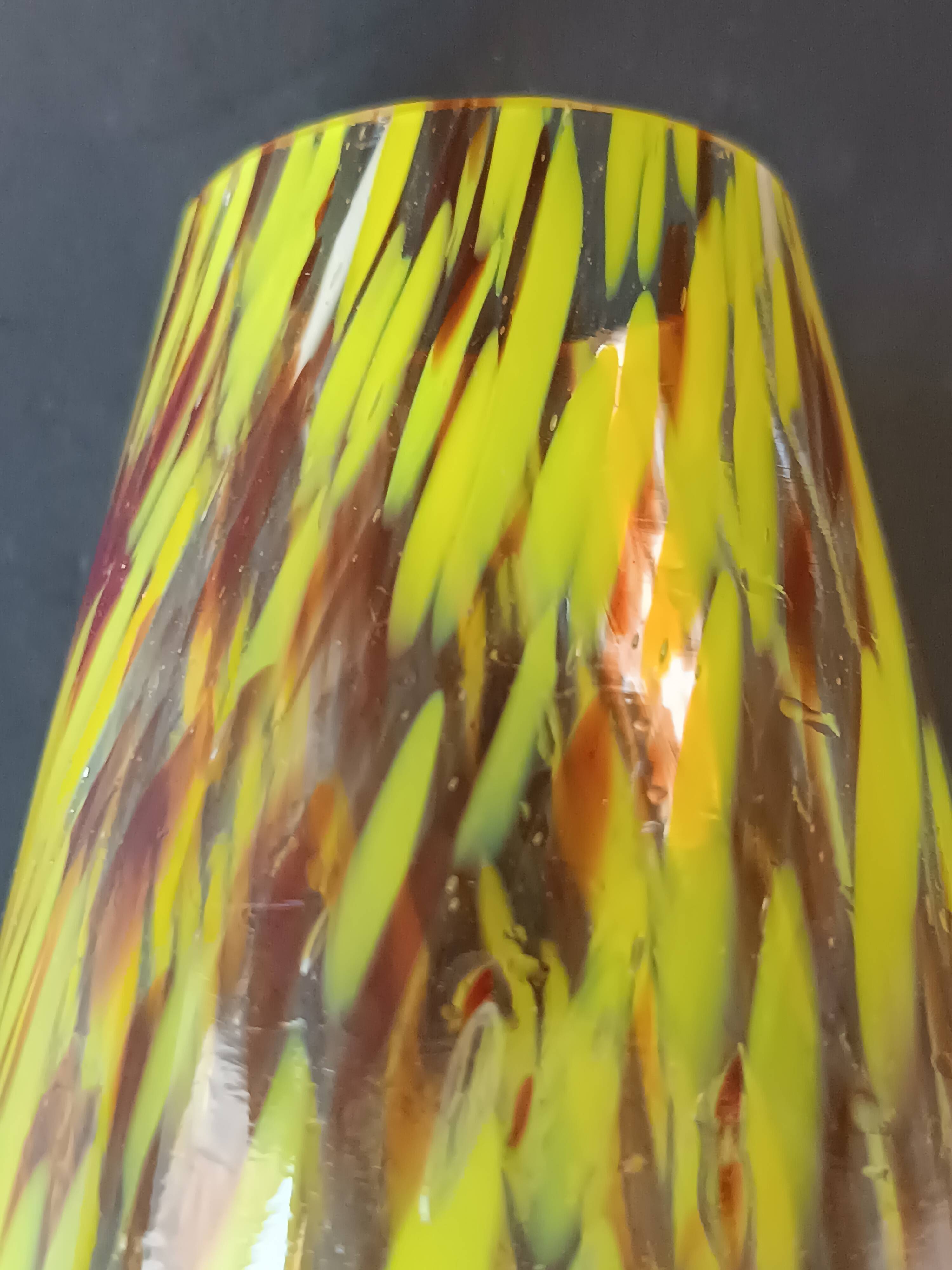 Vase conique verre de Murano moucheté jaune 1970