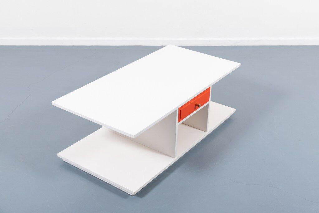 Italian design coffee table from the 1960