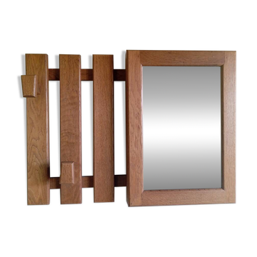 Wall-mounted wardrobe in solid oak