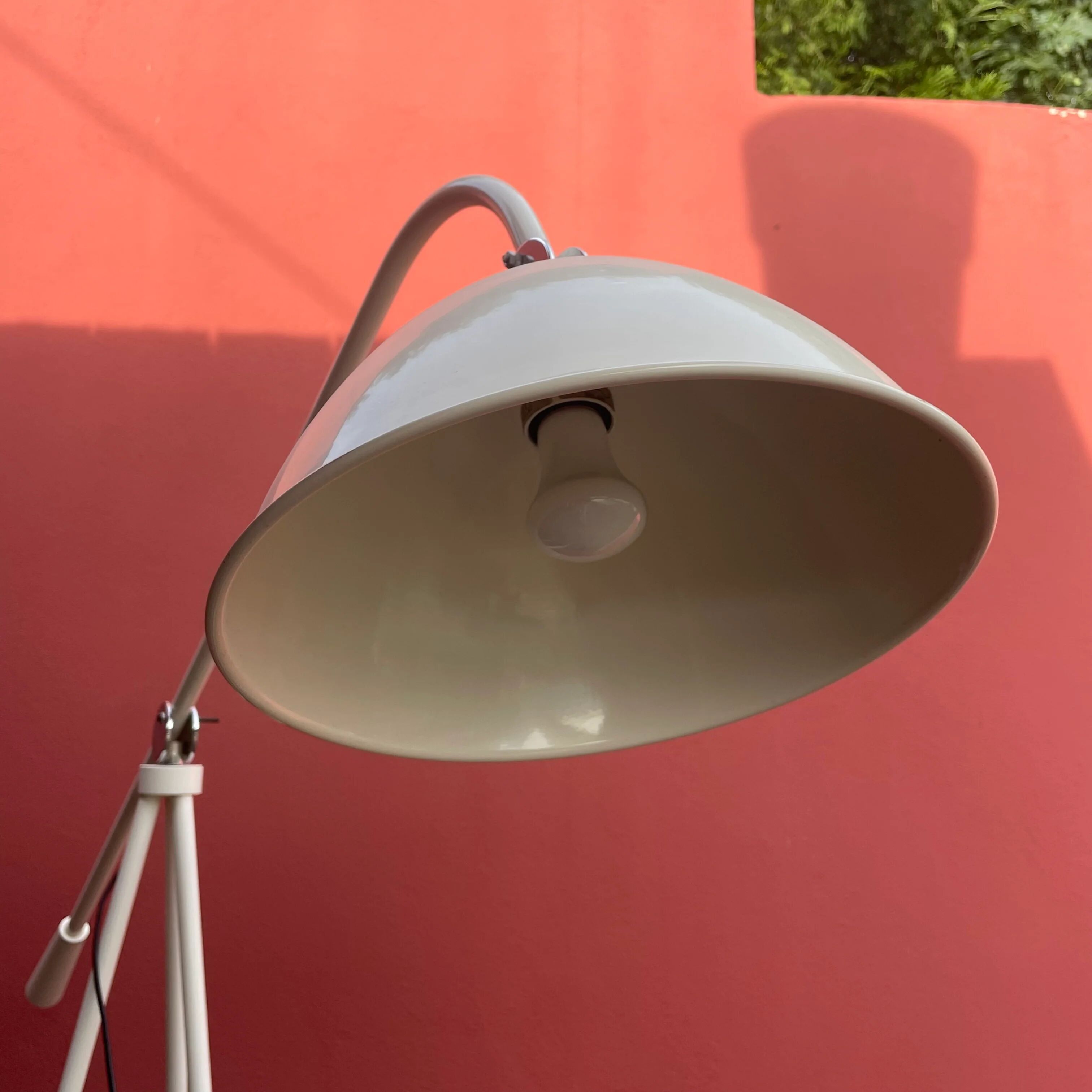 Reading floor lamp with an adjustable arm and head