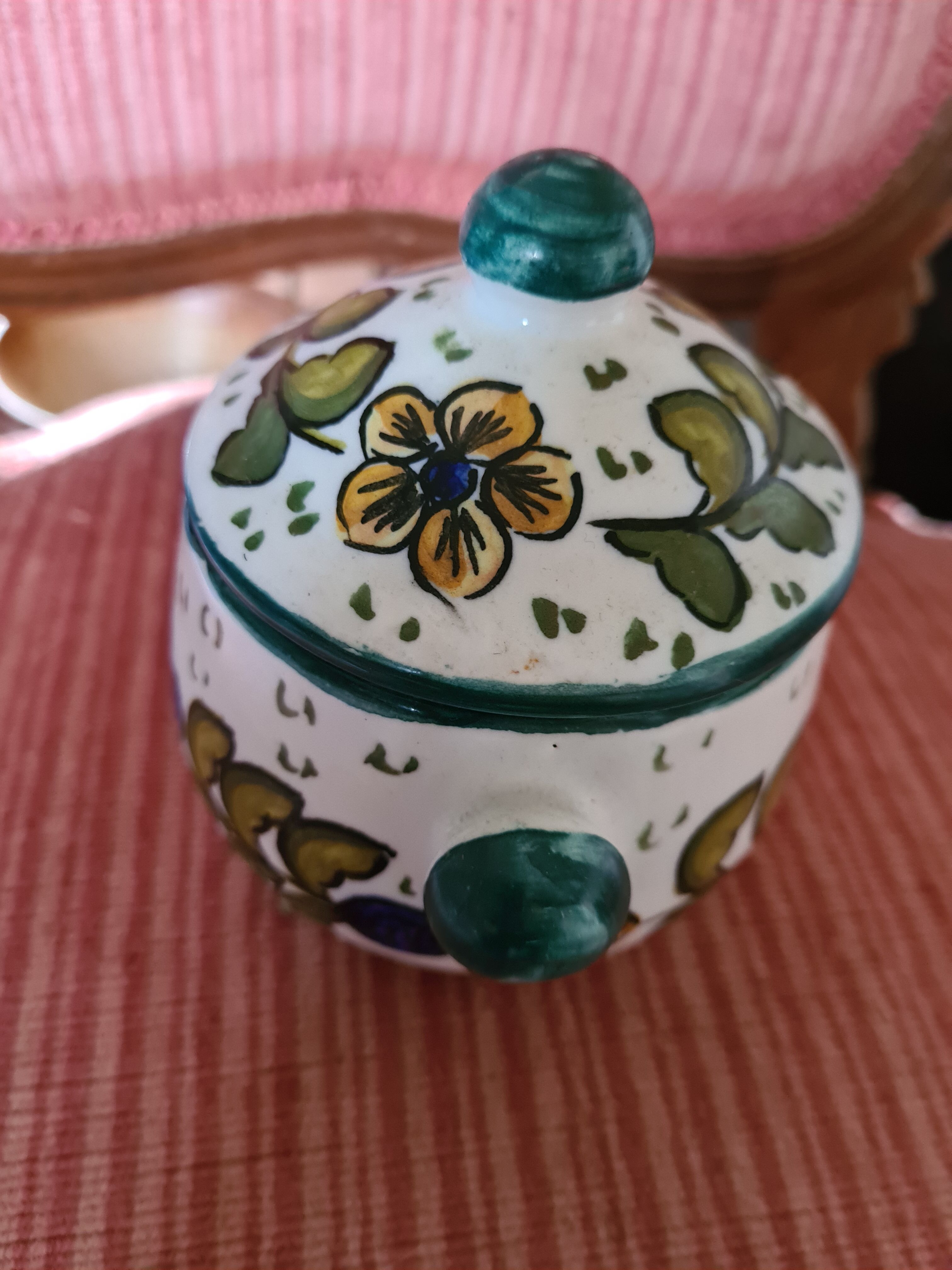 Ceramic pot