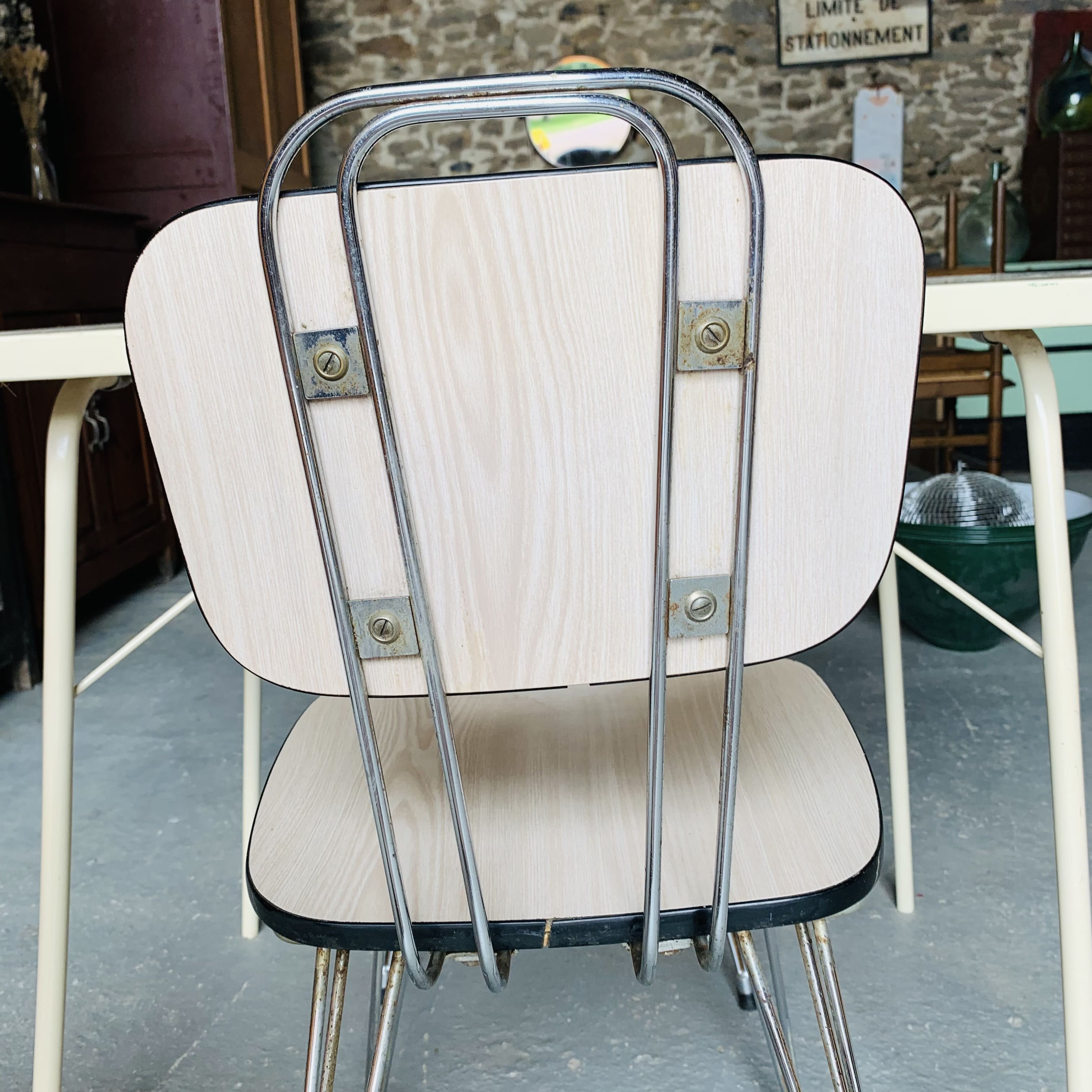 2 formica chairs - eiffel legs