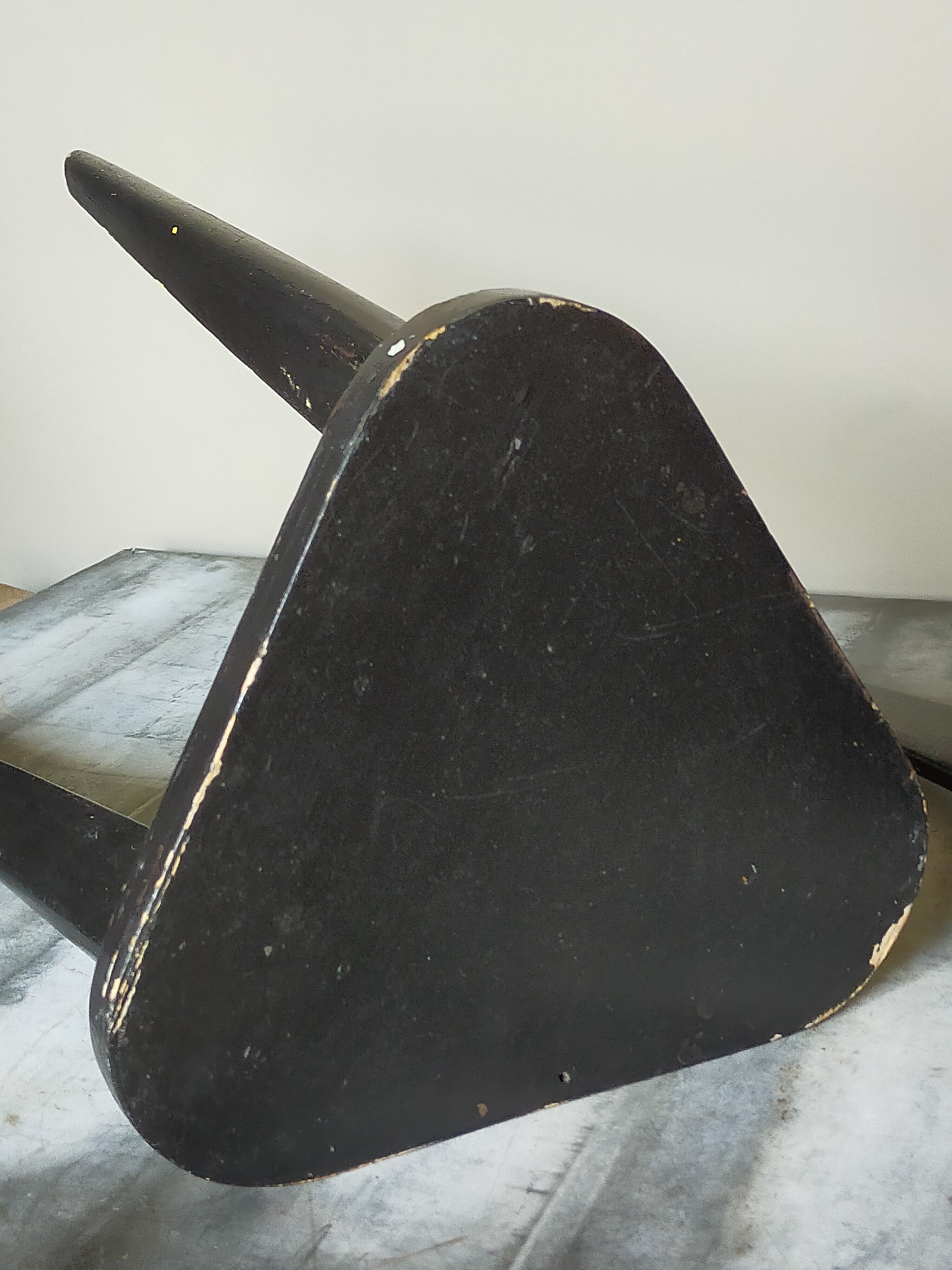 Pair of old tripod tripod harnesses black patina