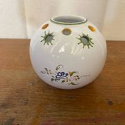 Vase ancien pique fleurs moustiers céramique blanche peinte vintage