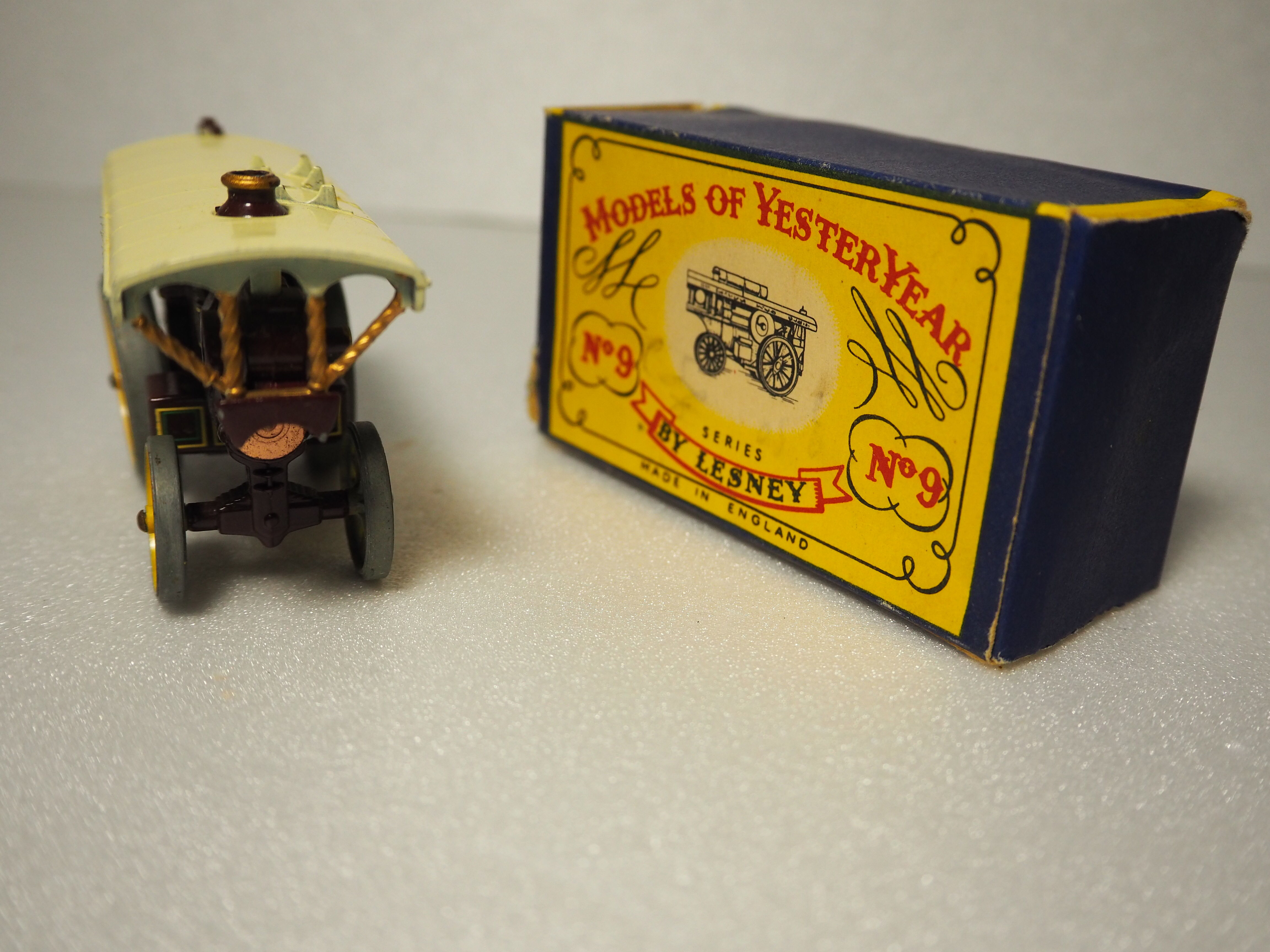 Matchbox models of yesteryear no.9 - the fowler big lion showman engine - series by lesney