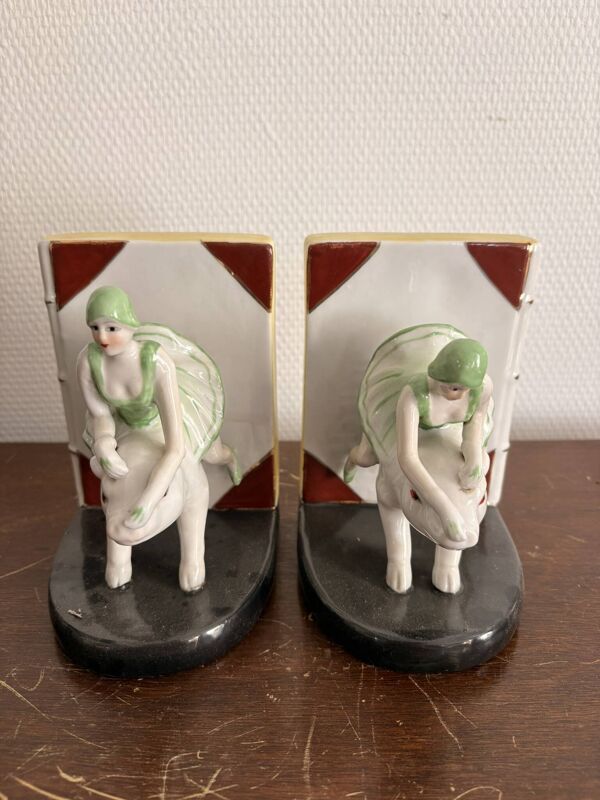 Ancien Paire Serre Livre Porcelaine Blanc Fille Femme équitation cochon Art