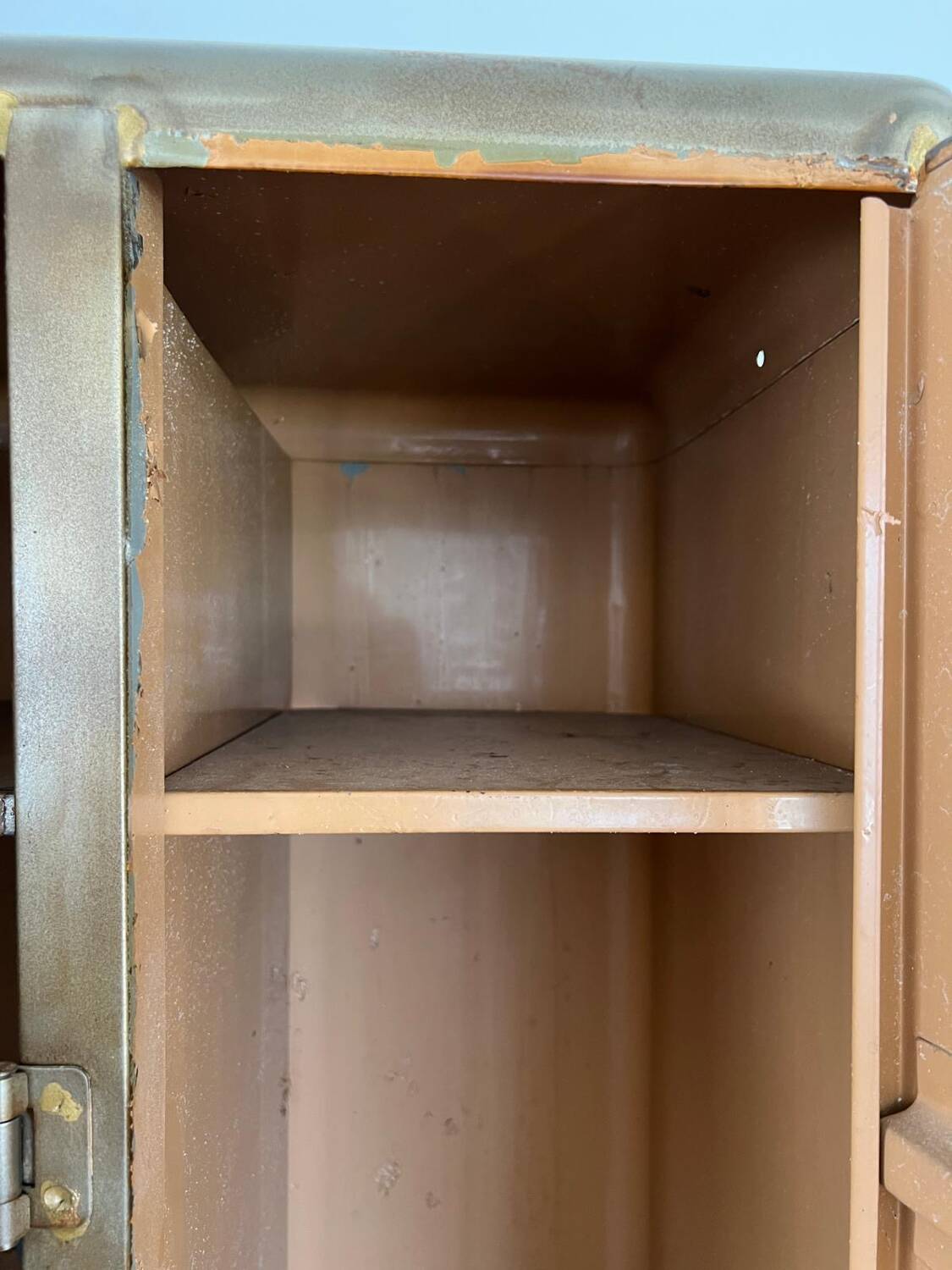 Industrial Cloakroom