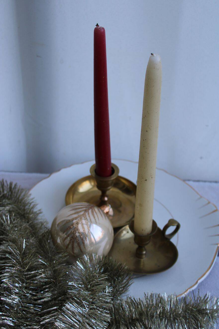 Set of 2 brass candle holders