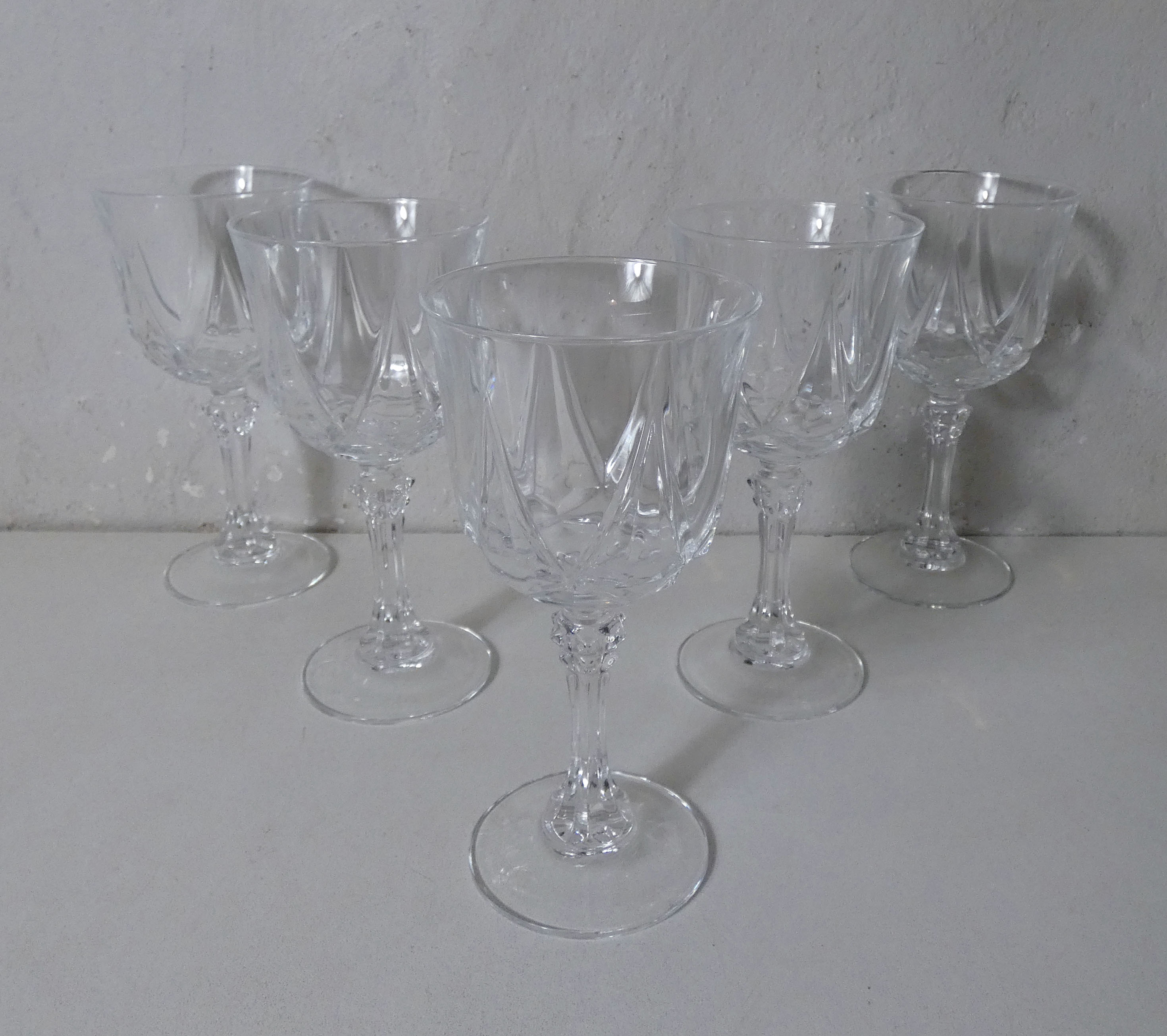 5 crystal wine glasses 15cl