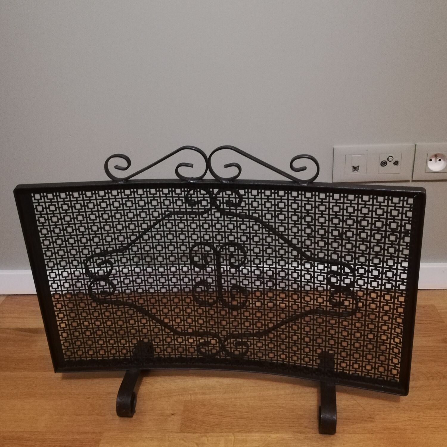 Wrought iron fireplace screen