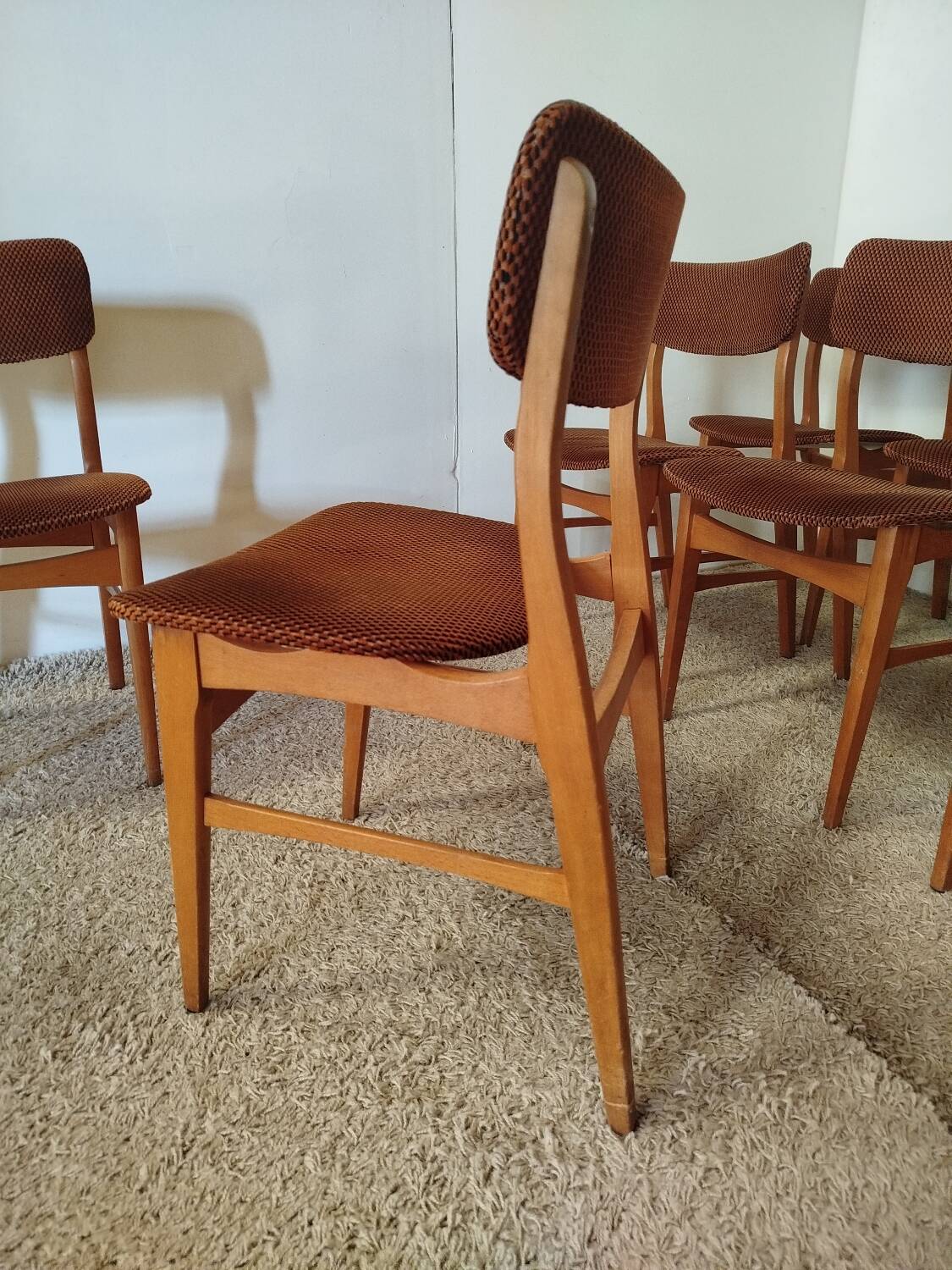 8 Svandinavian style chairs