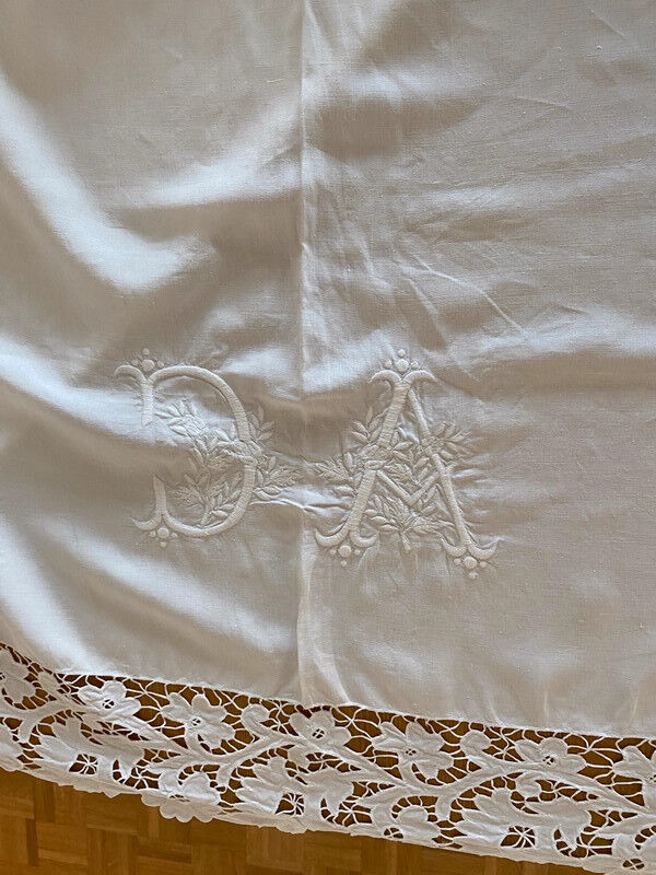 Old sheet very large dimension delicate hand embroidery (single panel)