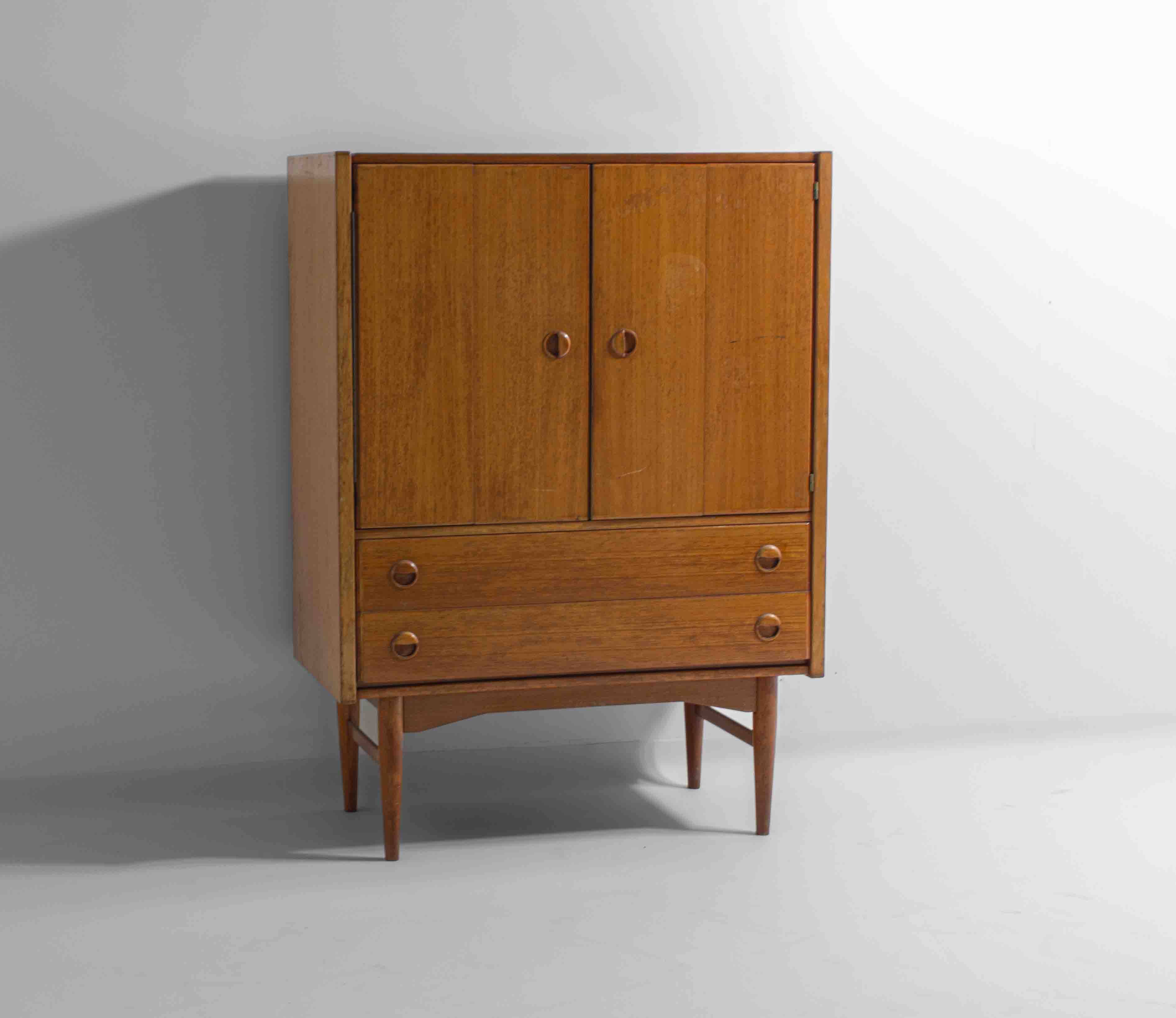 Meuble bar, buffet en hêtre, Belgique années 1960
