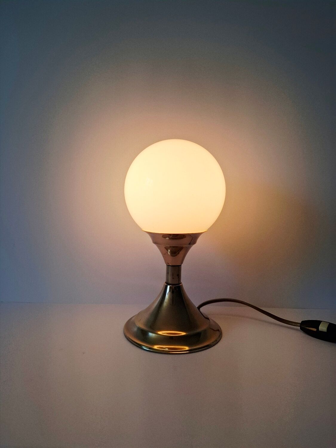 Vintage tulip base brass lamp