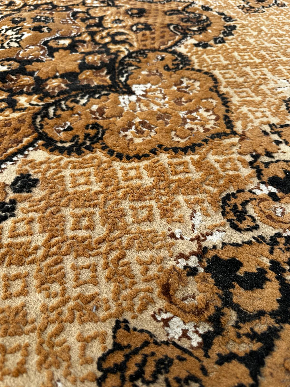 Oriental style rug 230cm x 170cm