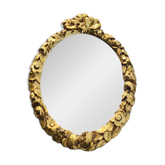 Hollywood Regency style oval Victorian mirror. In antique gold wood. 31 x 21cm