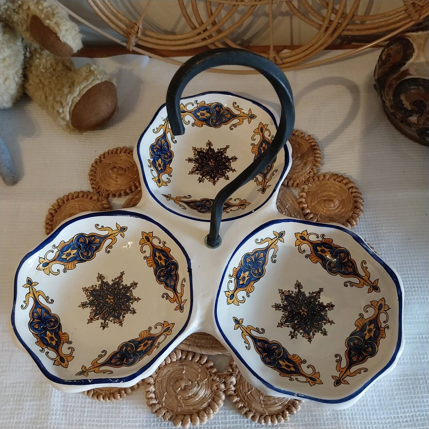 Serving dish in 3 parts + vintage wrought iron handle