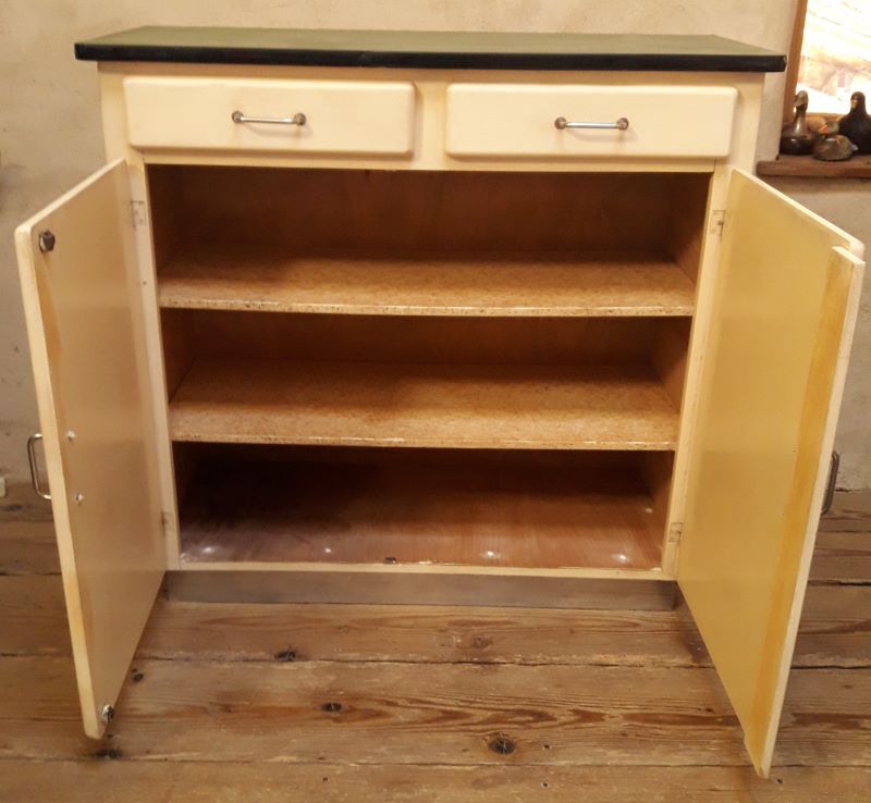 Vintage mado buffet