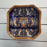Plat creux de Gien à décor renaissance