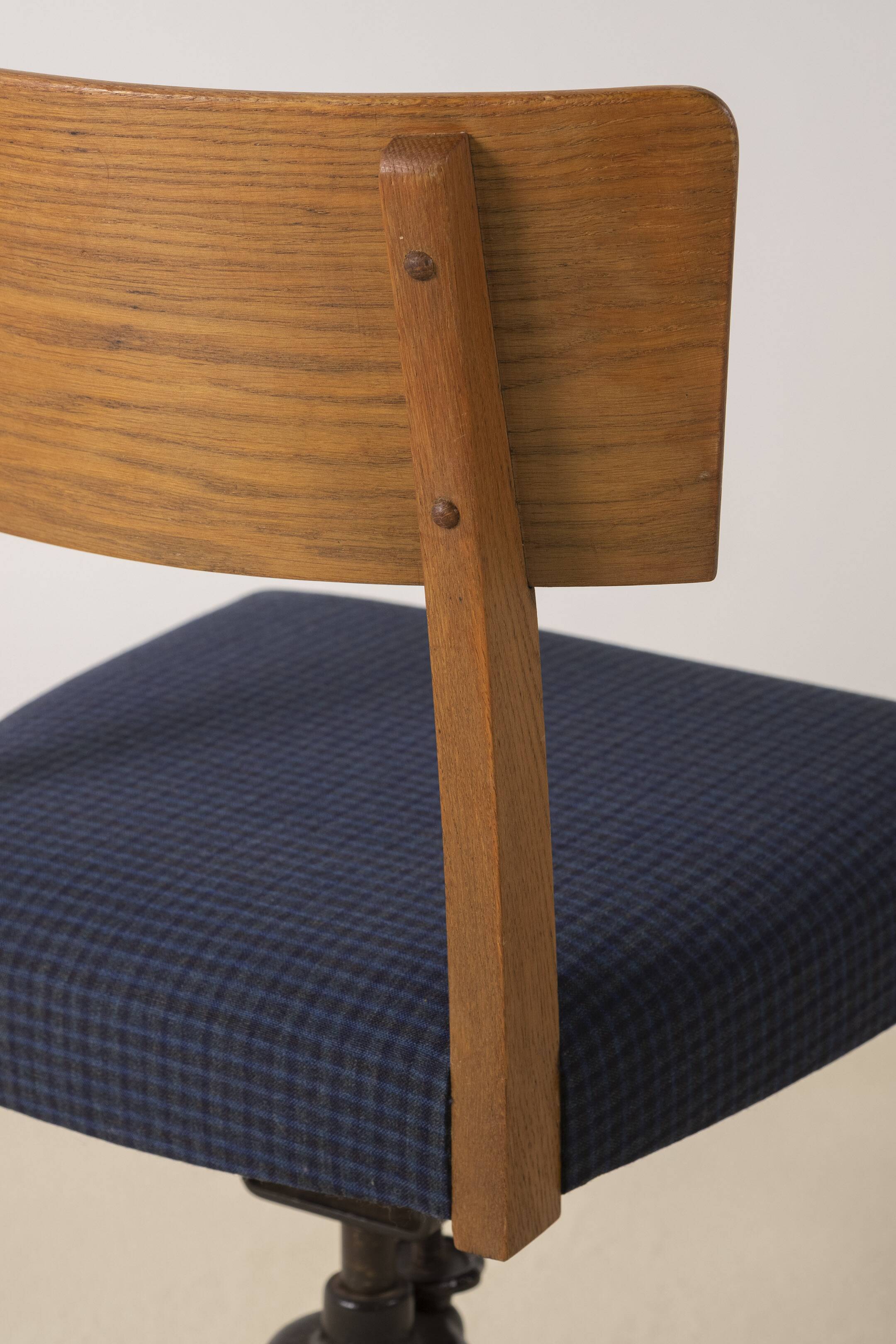 1930's Oak Swivel Office Chair by SMV, Sweden