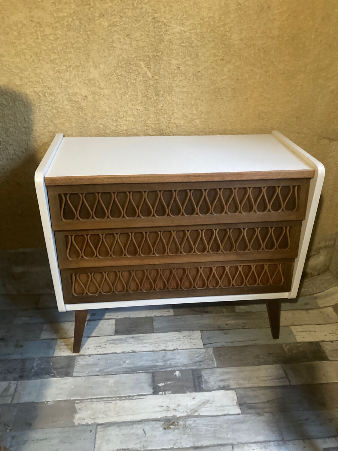 60s chest of drawers