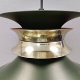 Hanging lamp in green lacquered metal with golden “ring” and bottom grille.