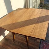 Table à manger et table basse vintage en une seule pièce