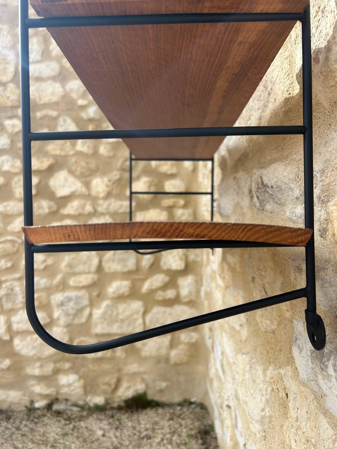 Thong shelf