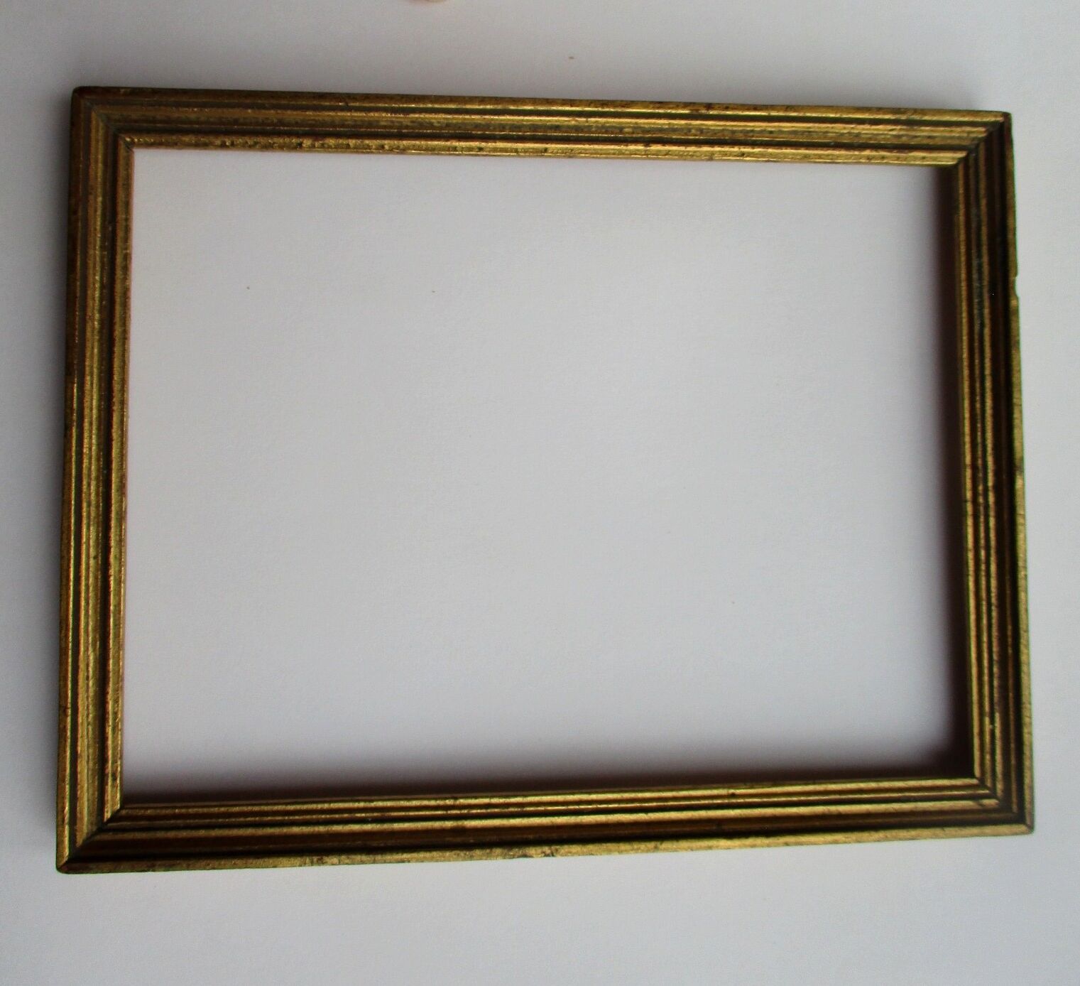 Old gilded wood frame -Foliage 127 x 166 mm
