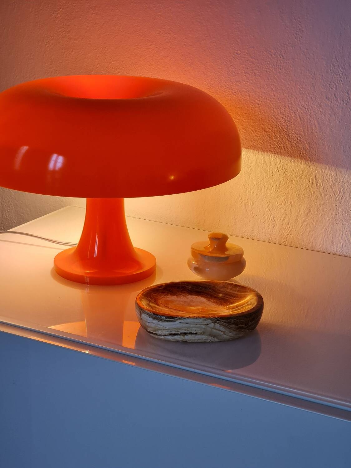 Vintage natural stone pocket emptier