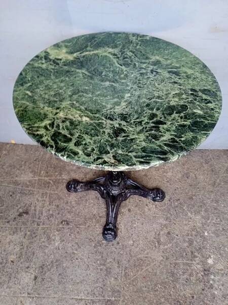 67cm marble bistro table / pedestal table