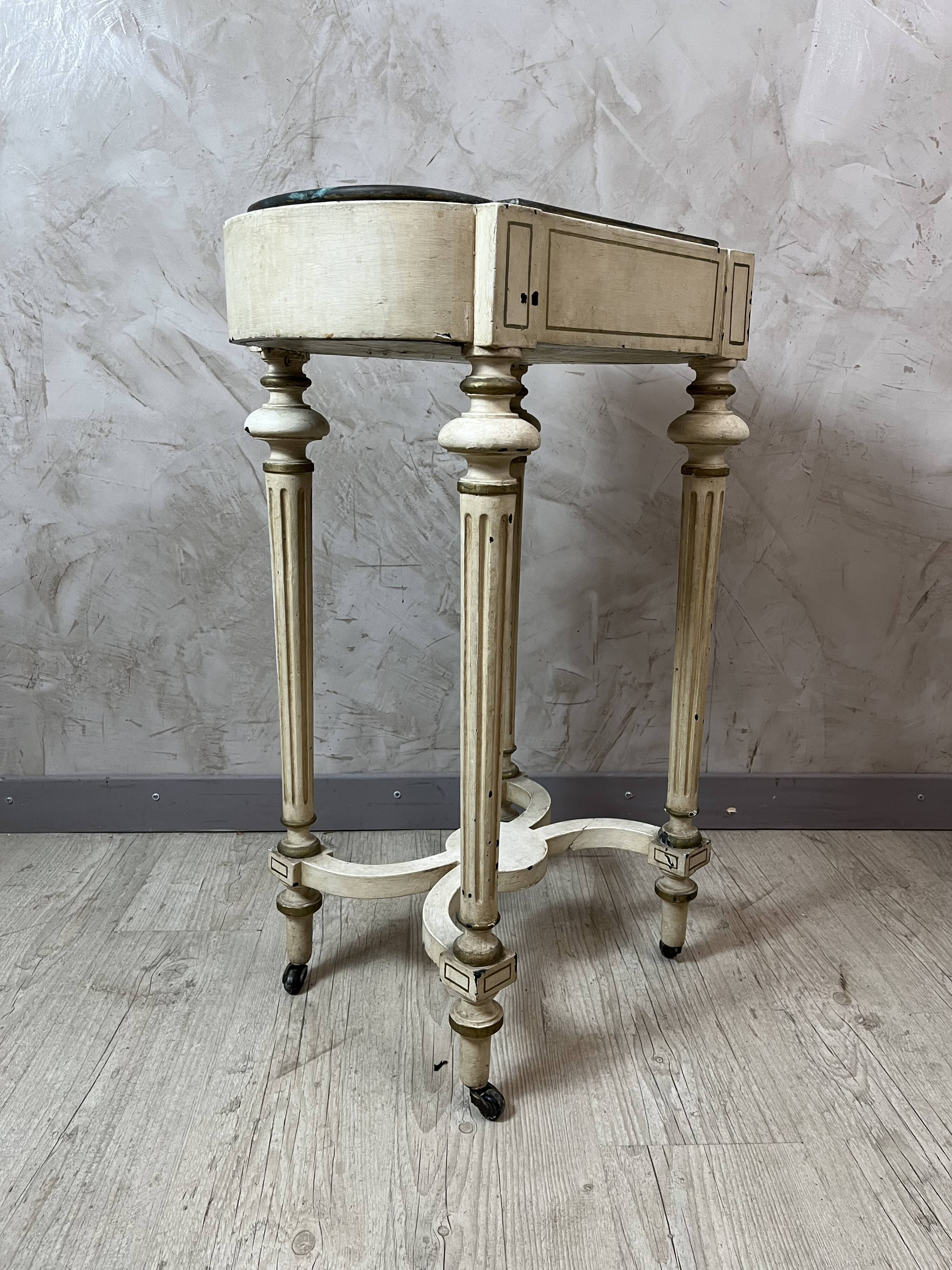 Jardinière Louis XVI en bois peint