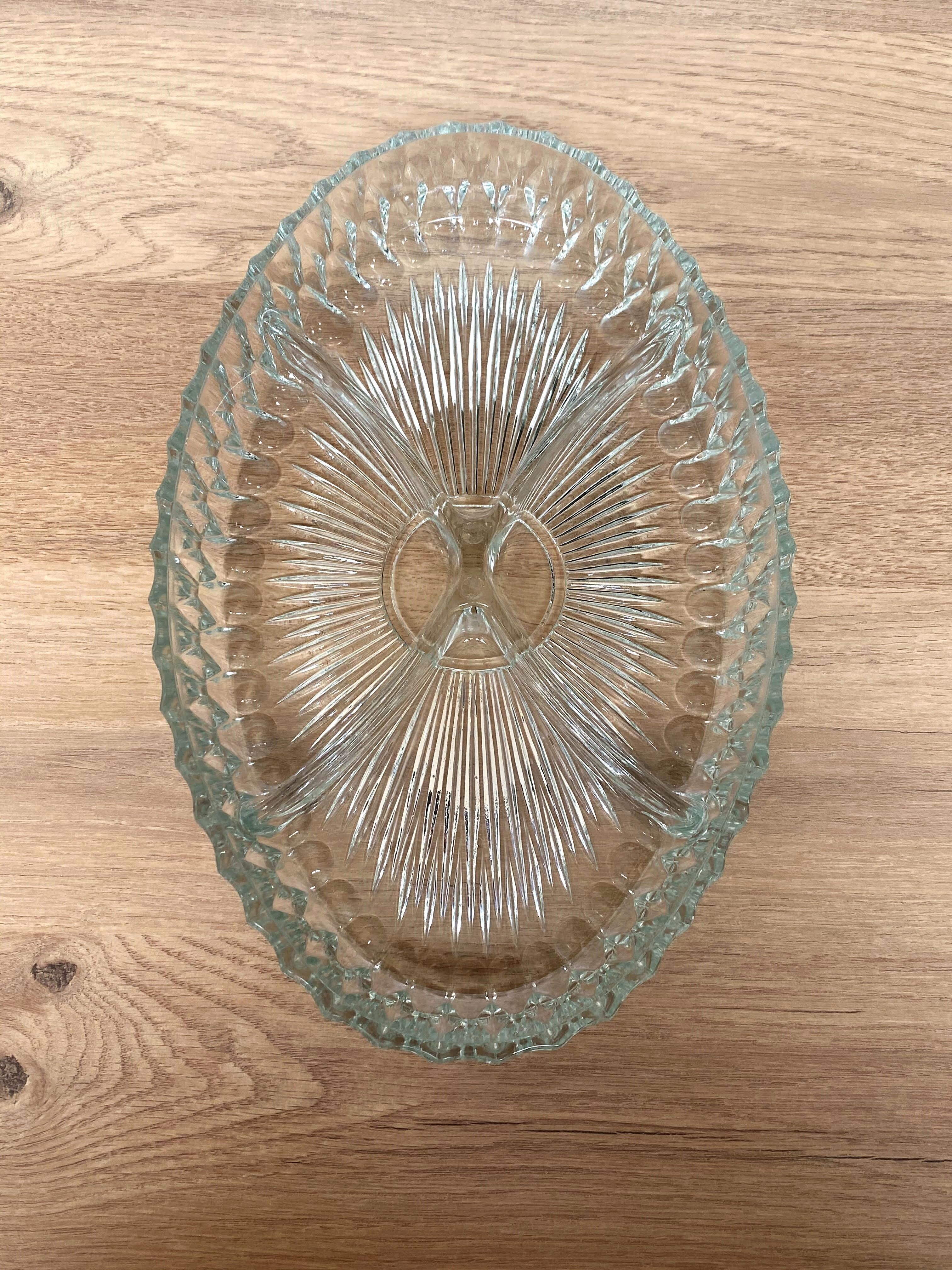 Aperitif dish with glass compartments