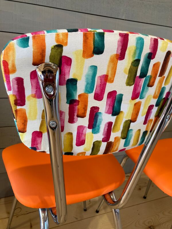 Chaises formica vintage revisitées