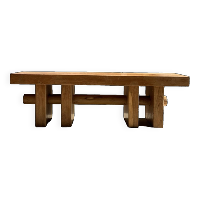 Banc en bois massif piètement ajouré traversé par un cylindre - Teck